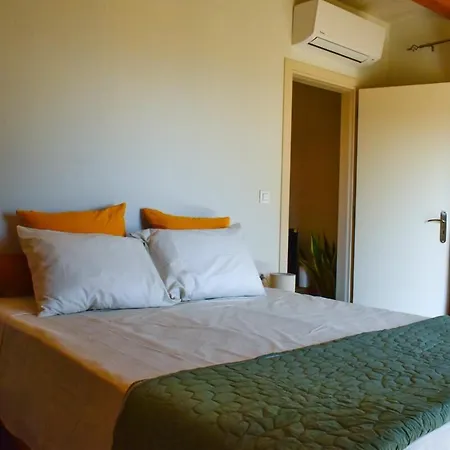 Tsikena Sweet Metaxata Feriehus Kaligata