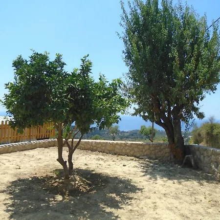 Tsikena Sweet Metaxata Feriehus *